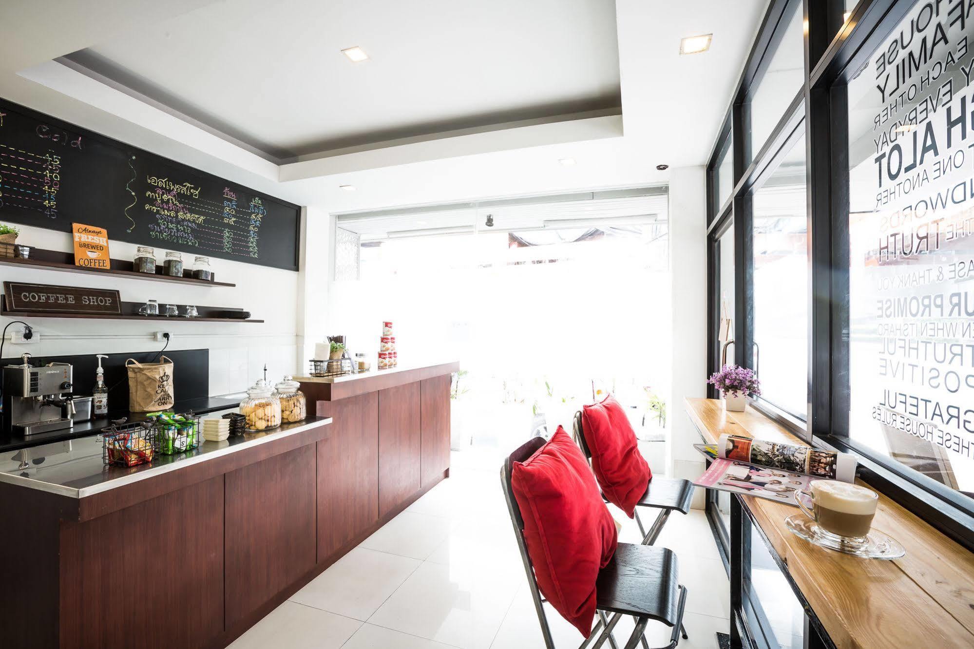 Orchid Hostel Bangkok Exterior photo